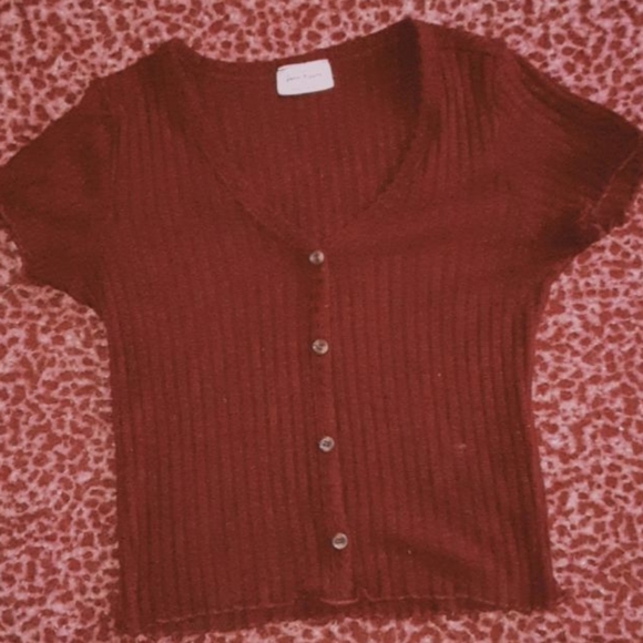 Free Kisses Tops - Button crop top